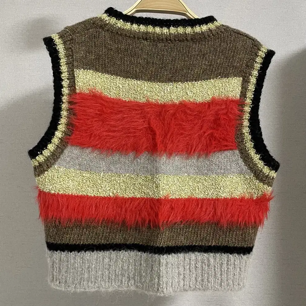 [1회 착용] 다이애그널 니트베스트 mixed stripe knit ve