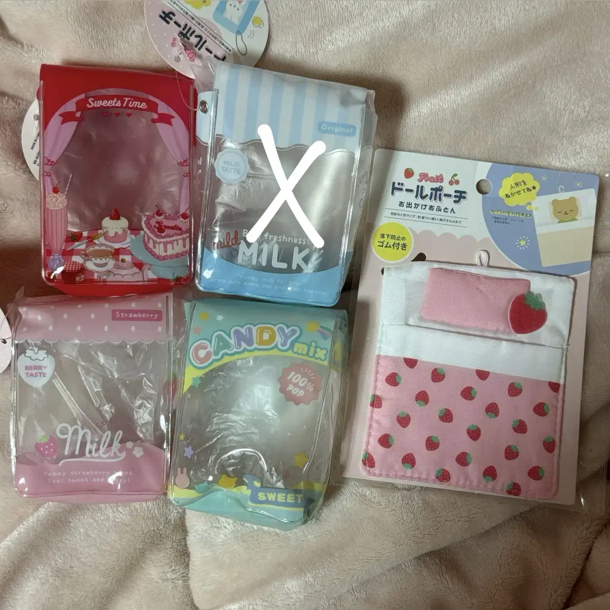 Japanese serri 10cm doll clothes fluffy strawberry bed pow wts sells