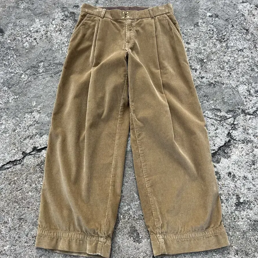 KOLOR PINTUCK WIDE CORDUROY 컬러 코듀로이팬츠