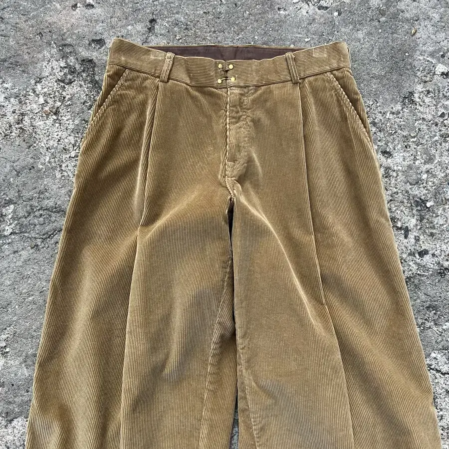 KOLOR PINTUCK WIDE CORDUROY 컬러 코듀로이팬츠