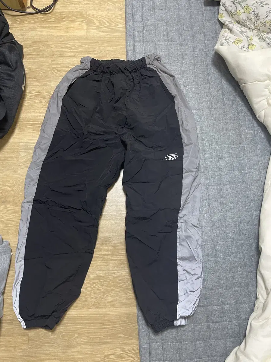 The win-win Chrome B Nylon Pant