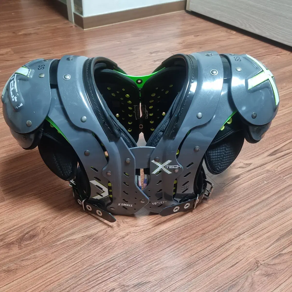 Xtech 미식축구 숄더 xs shoulder pad