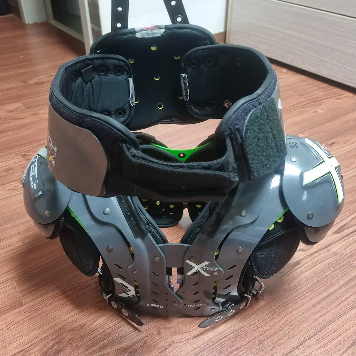 Xtech 미식축구 숄더 xs shoulder pad