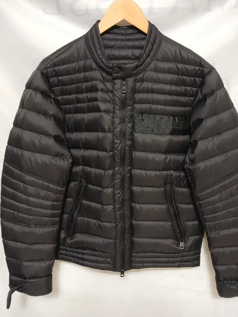 Moncler Lightweight Padding Size 90-100