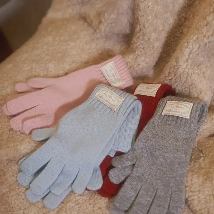 르니나 울 장갑 미착용 새상품 VILMA wool gloves