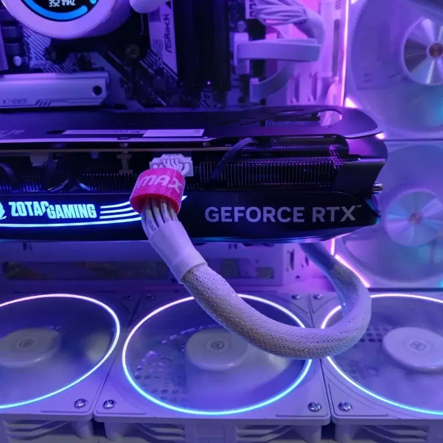 9800X3D RTX4080SUPER 게임 컴퓨터