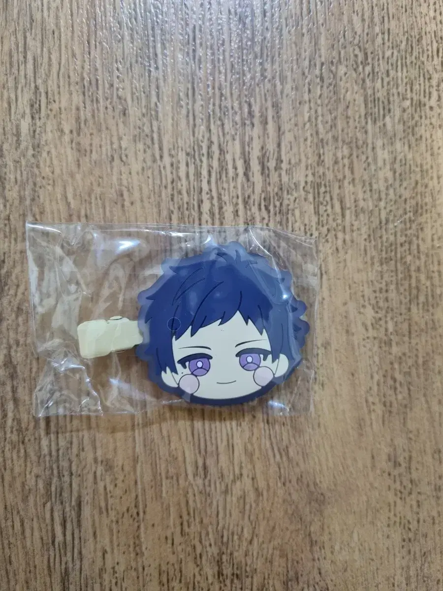 Anstar bangs hairpin Yuzuru sells.