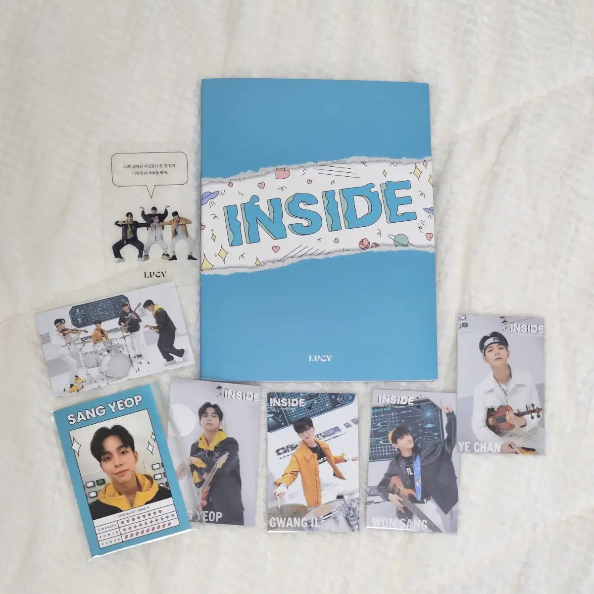 lucyLUCY Inside unsealed album[Transparent group/Upper leaf photocard]sells