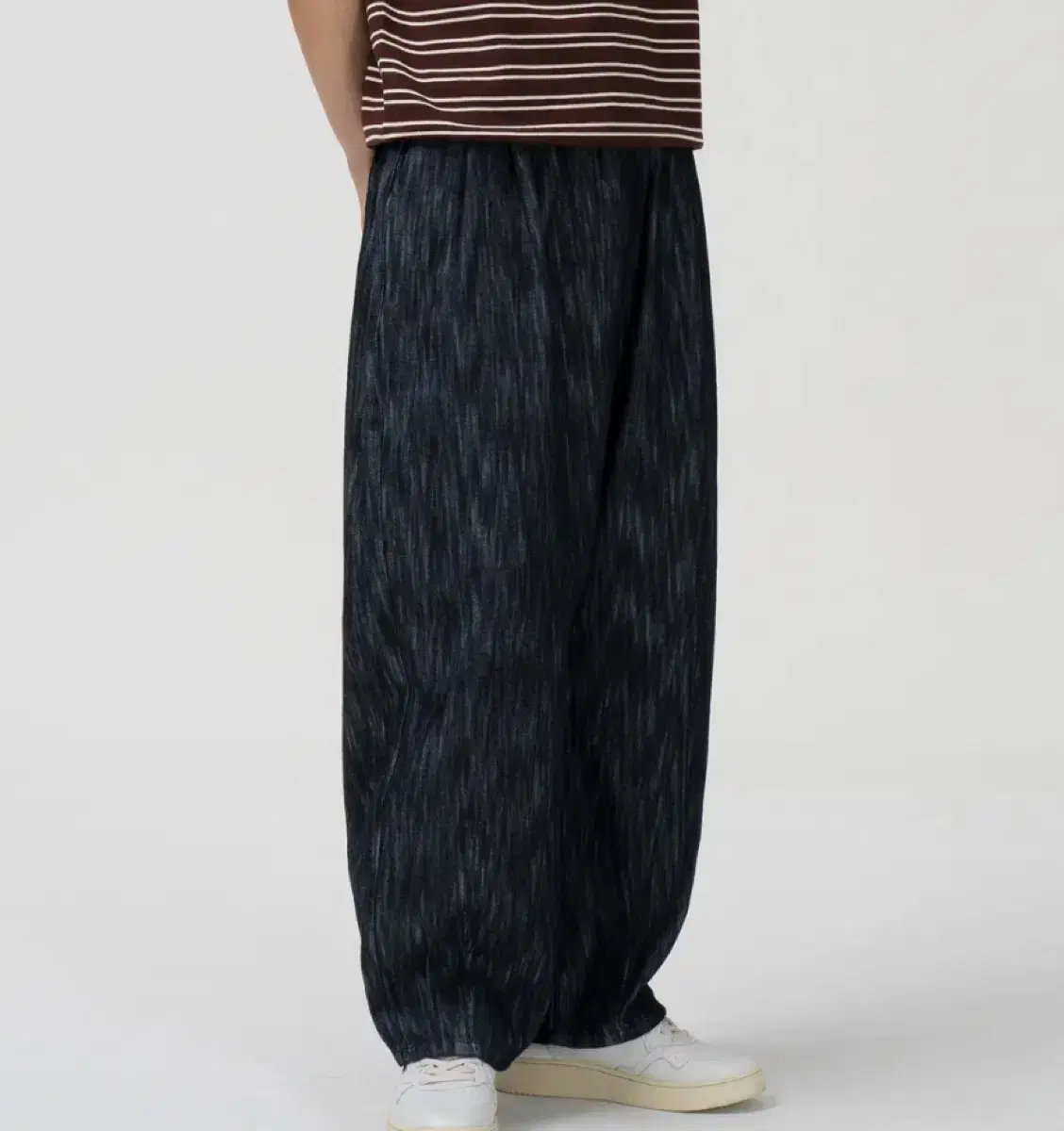 Toffee Laney Linen Denim Balloon Banded Pants in RAW INDIGO