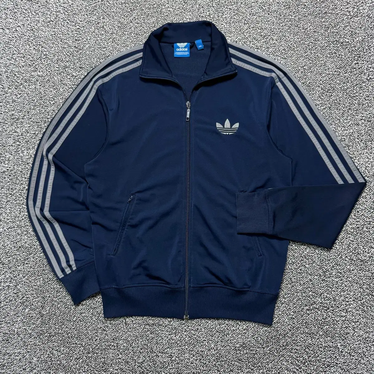 Name : Adidas Firebird Silver Logo Navy Jersey :)