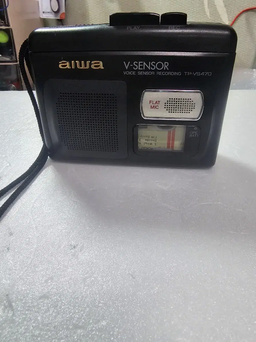 명품 브랜드  AIWA 워크맨 카세트 녹음 스피커도 내장돼 속도조절 기능