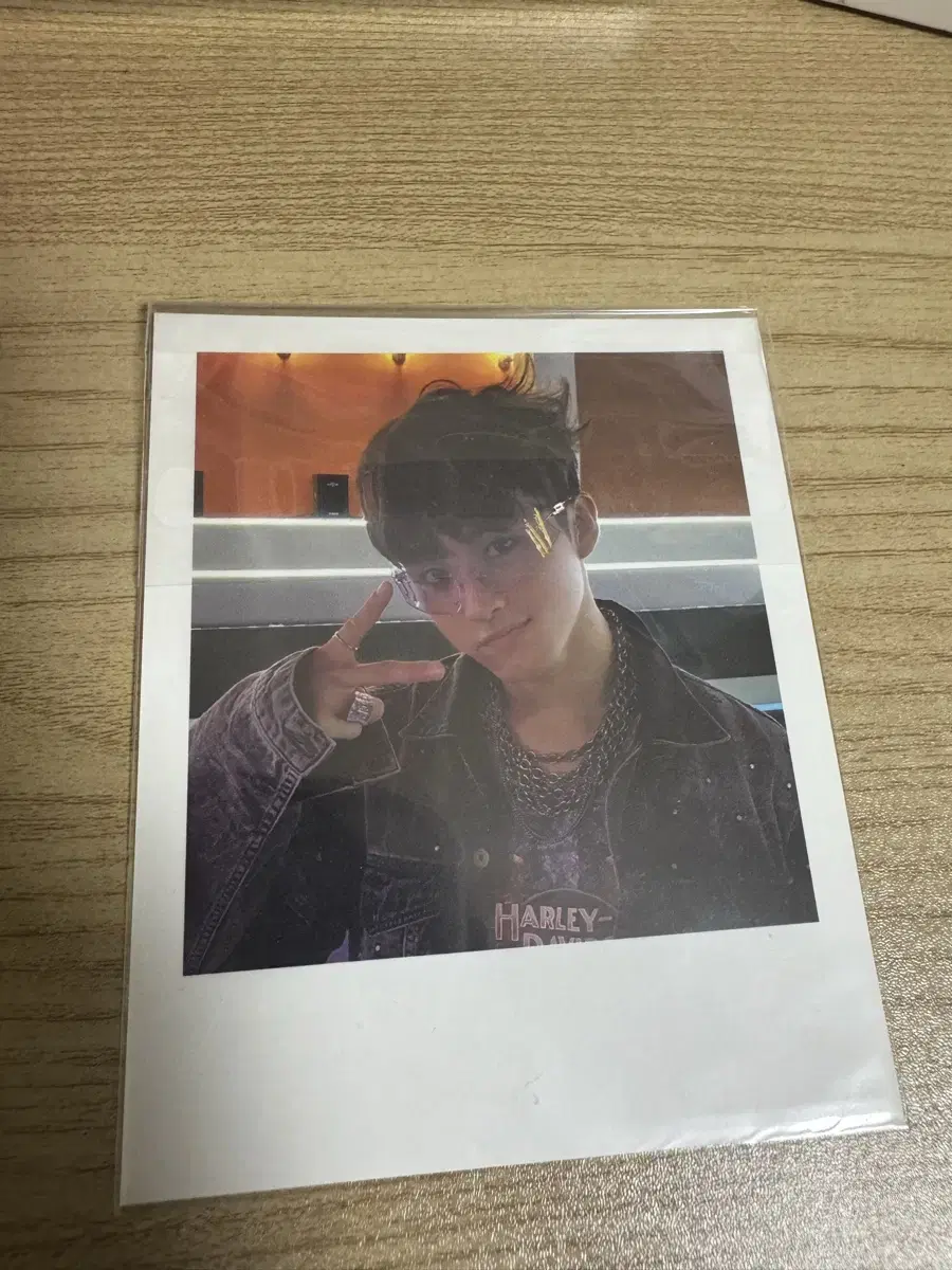 NCT mark goggles polaroid