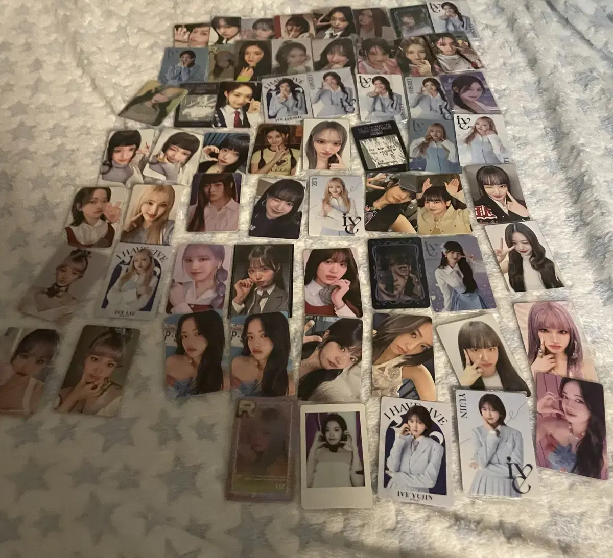 I'm selling a whole bunch of photocards & serri!