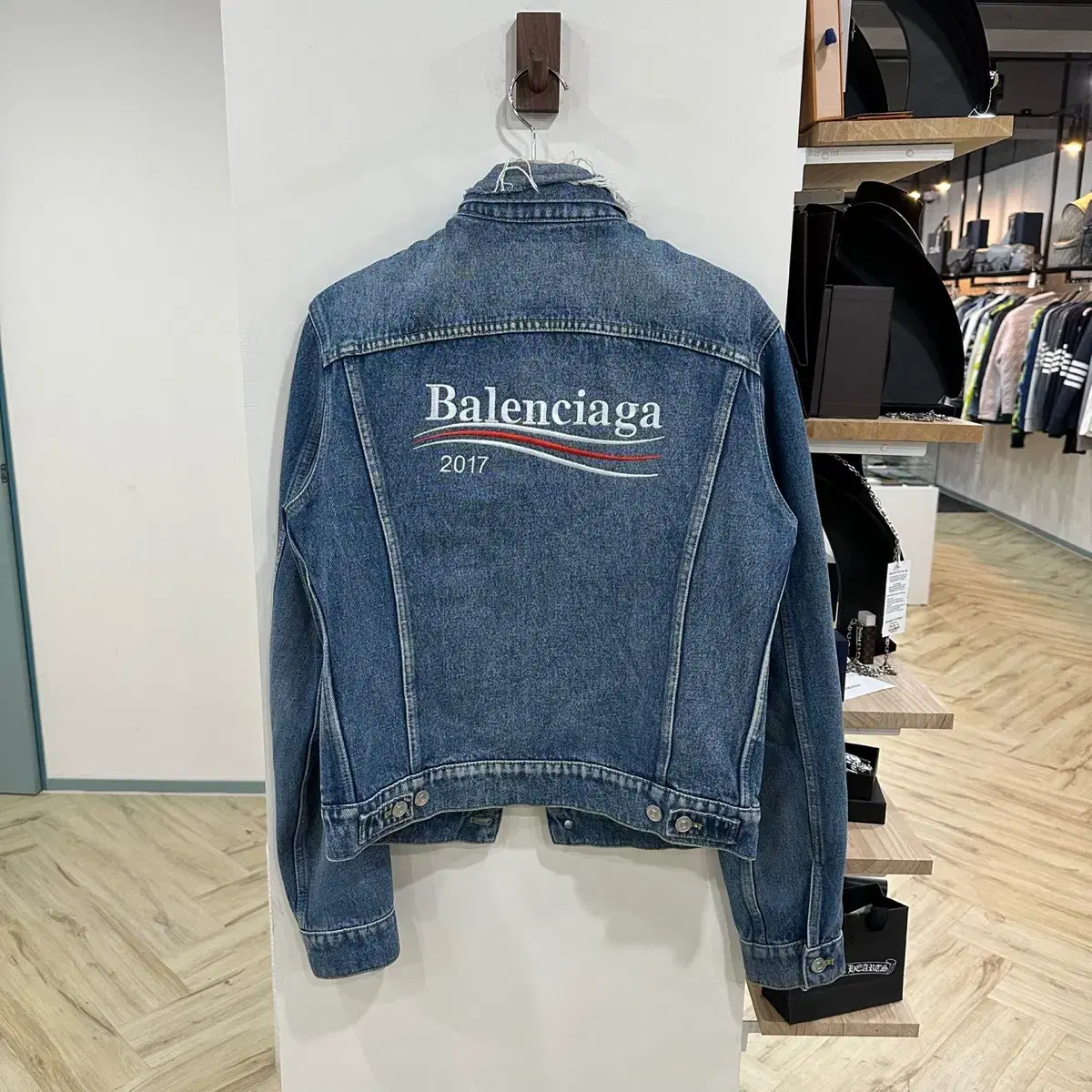 [44] Balenciaga jean jacket