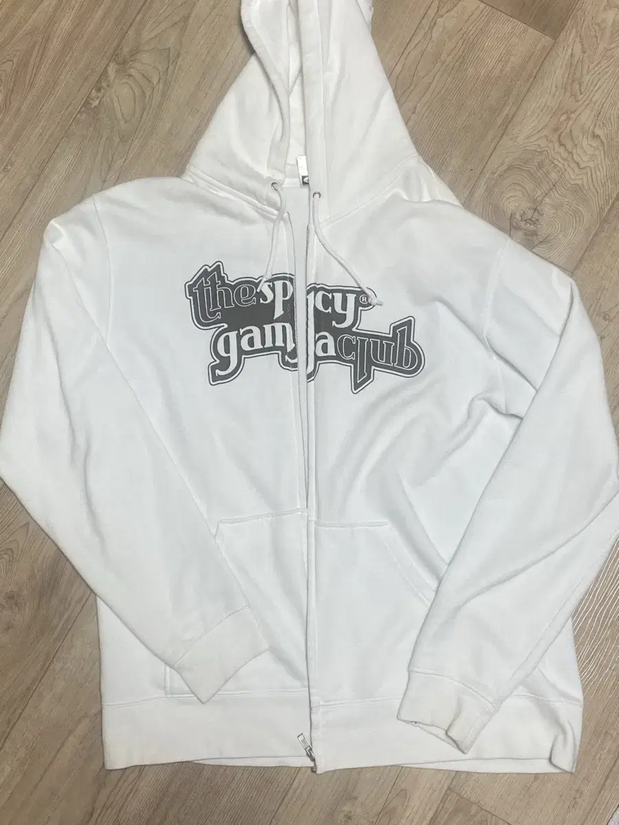 [size 2] The Spicey Potato Scrub Hoodie zip-up white