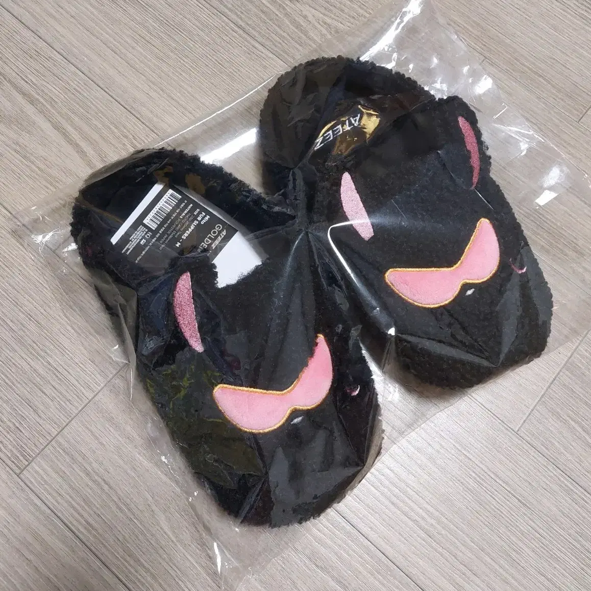 에이티즈 토 슬리퍼 M ateez mito fur slippers 팝업