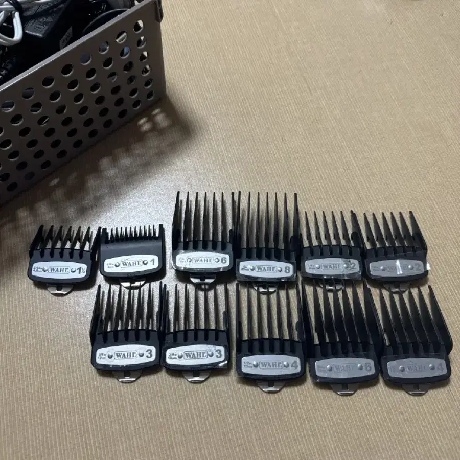 전문가용 WAHL 헤어 클리프짹 바리깡  클리퍼 가드 3mm~25mm