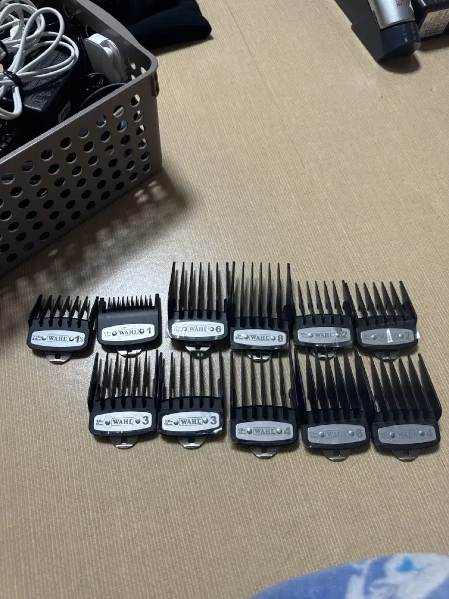 전문가용 WAHL 헤어 클리프짹 바리깡  클리퍼 가드 3mm~25mm