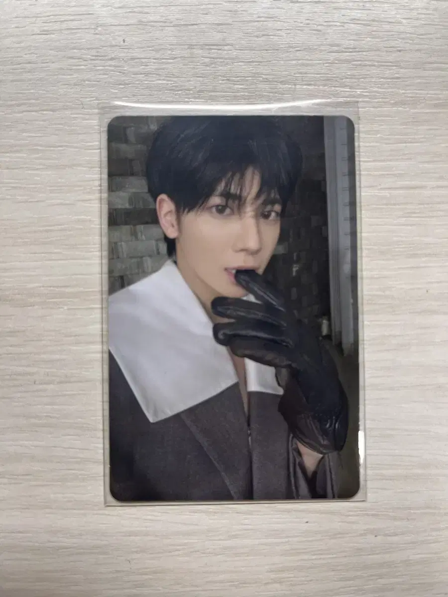 txt taehyun starchair sanctuary knight version photocard