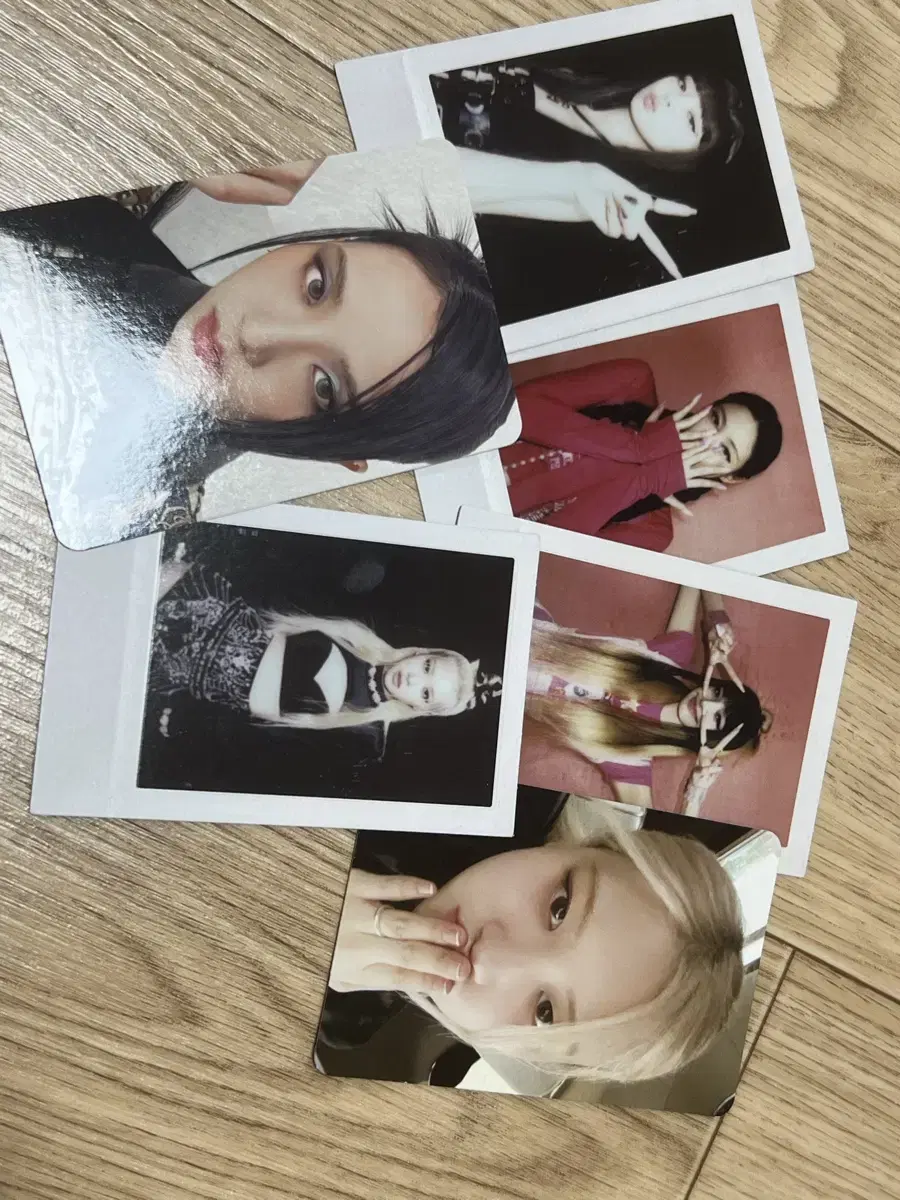 black pink born pinkphotocard blackpink all members jennie rogerjisoo