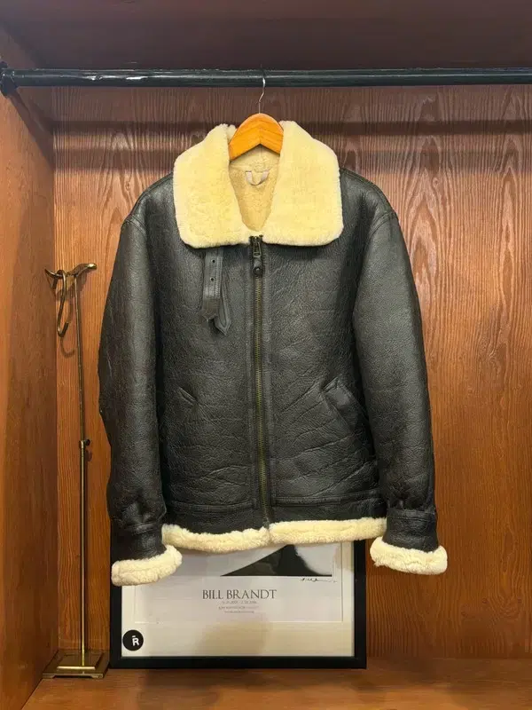 Aero Bomber B3 Shearling Mustang 100