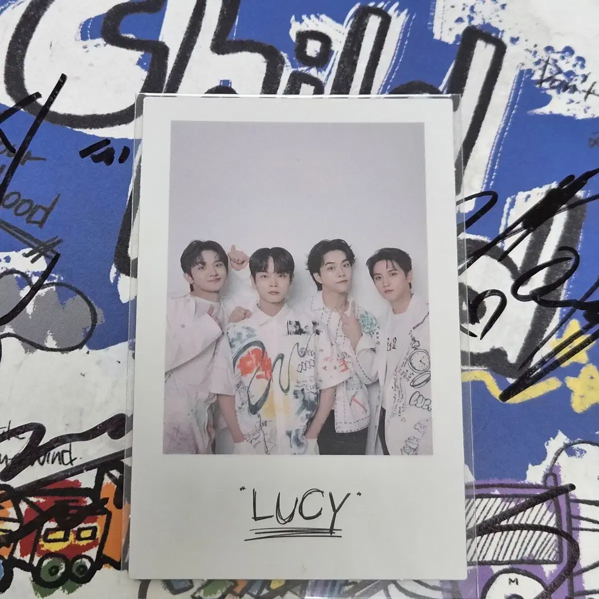 루시LUCY 차일드후드 싸인앨범(이름X) 포카제외 판매합니다