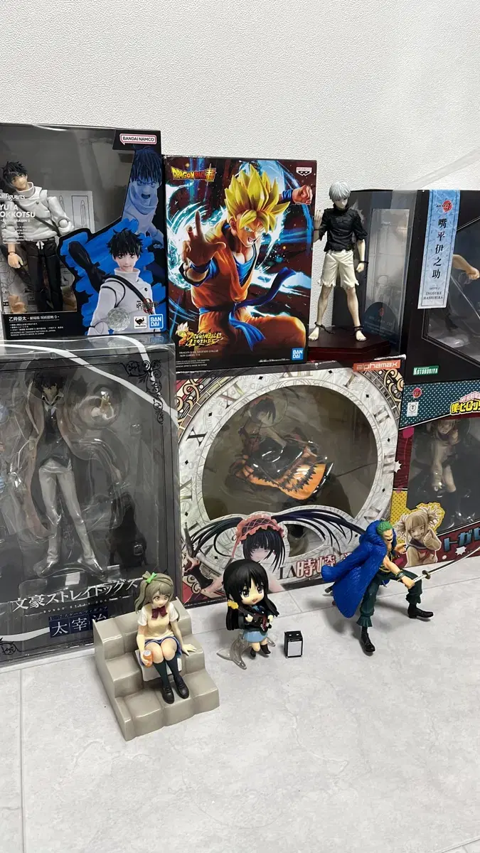 Multiple Figures (ONEPIECE Dragon Ball Daira Jutsu Rotation Moonshark Ear Sword Nahia Keion)