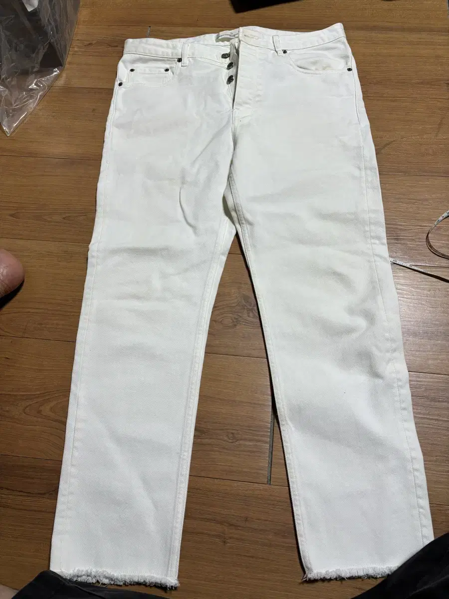 Golden Goose white jeans size 34-35