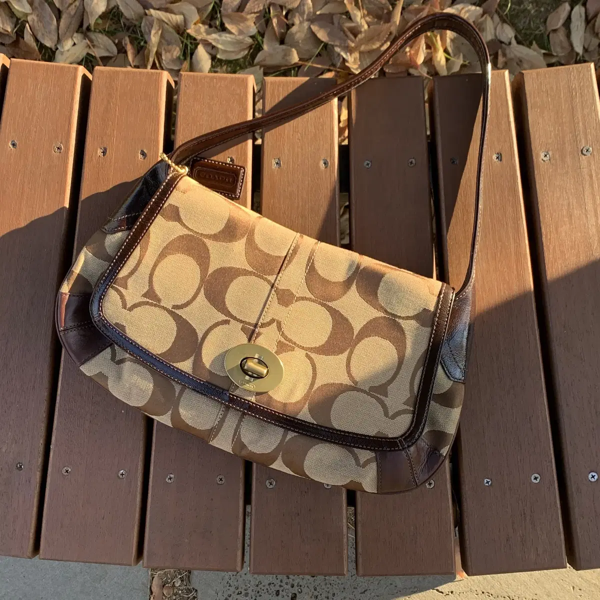 COACH 00's Turnlock JacquardShoulder Bag