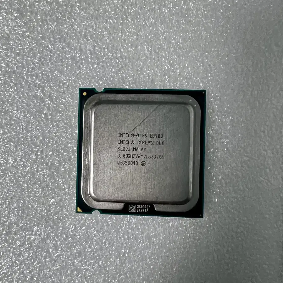 CPU-E8400 X 2개 / 삼성 DDR3-4G 양면 램 X 2개.