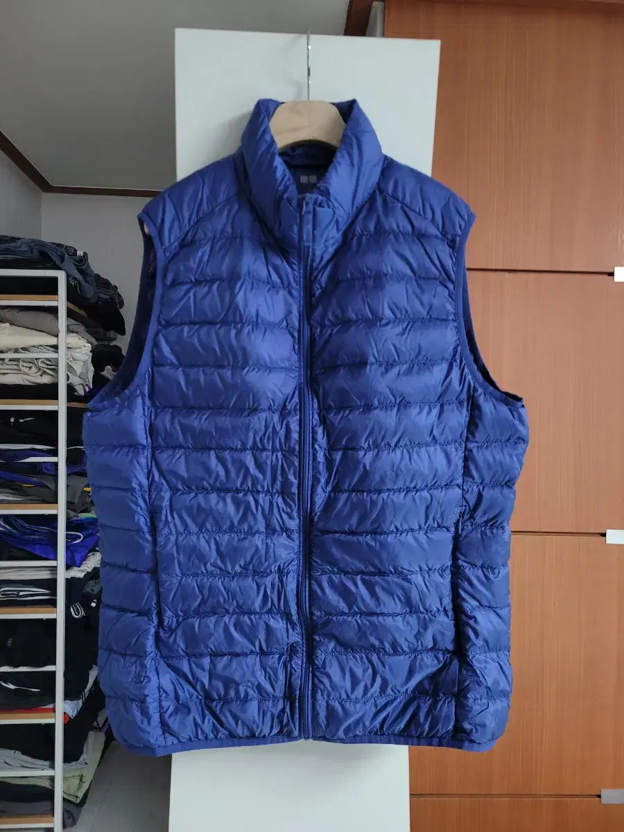 Uniqlo Lightweight padded vest men's L