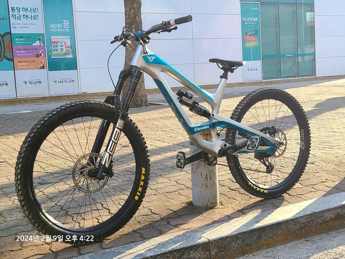 YT CAPRA CF PRO RACE 2019 27.5 L 프레임