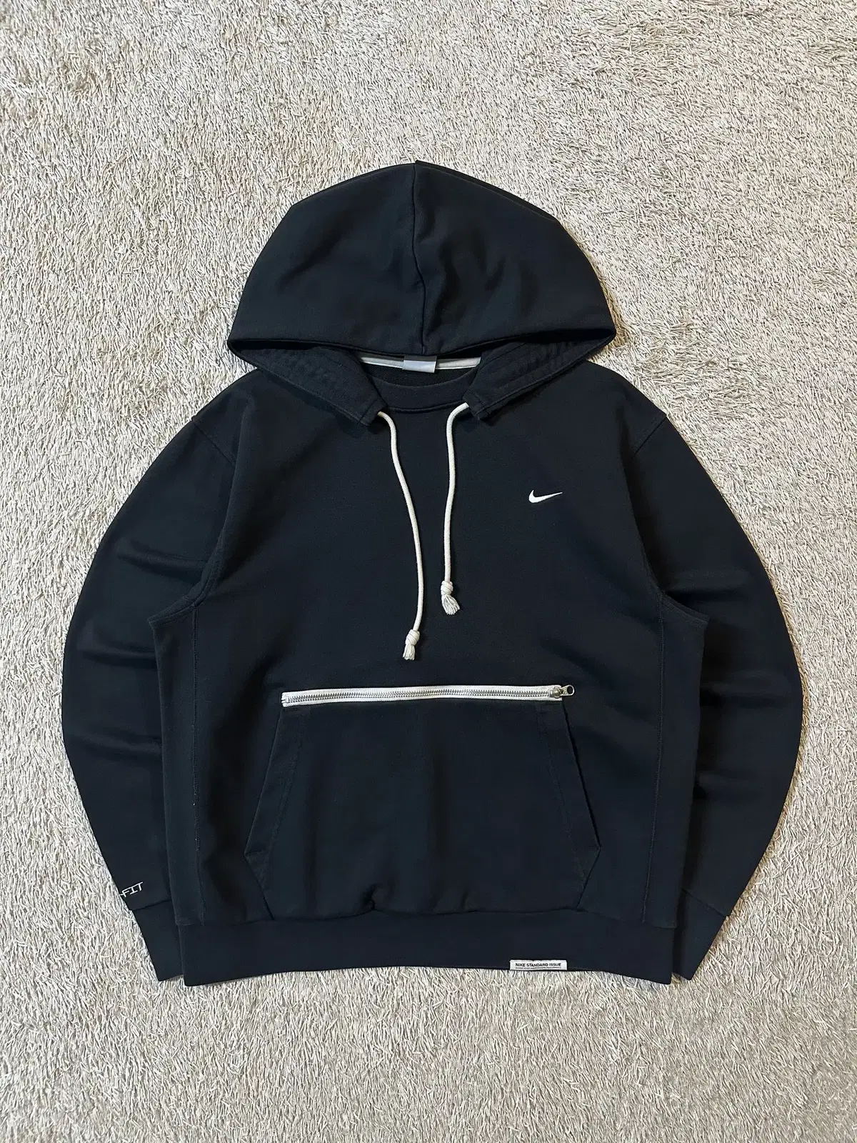 [L] NIKE New Dry Fit Standard Issue Hoodie Black