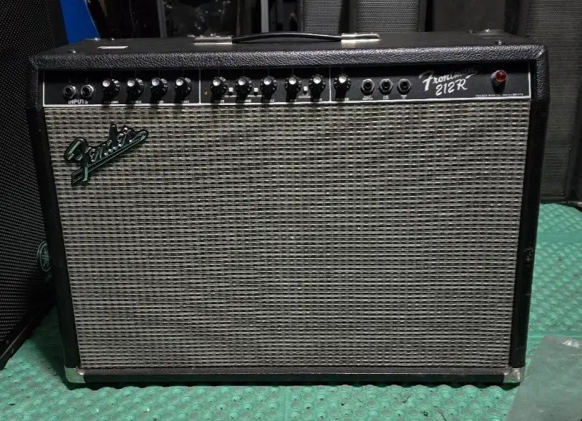 Fender frontman 212R