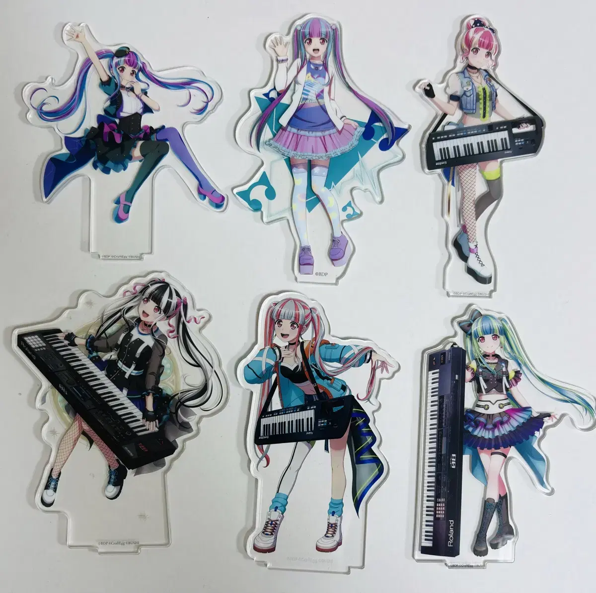 6 Vandream Pareo acrylic stands bulk Quick sale!