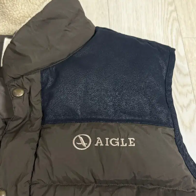 AIGLE 에이글 아웃도어 덕다운 오리털 패딩 베스트 조끼