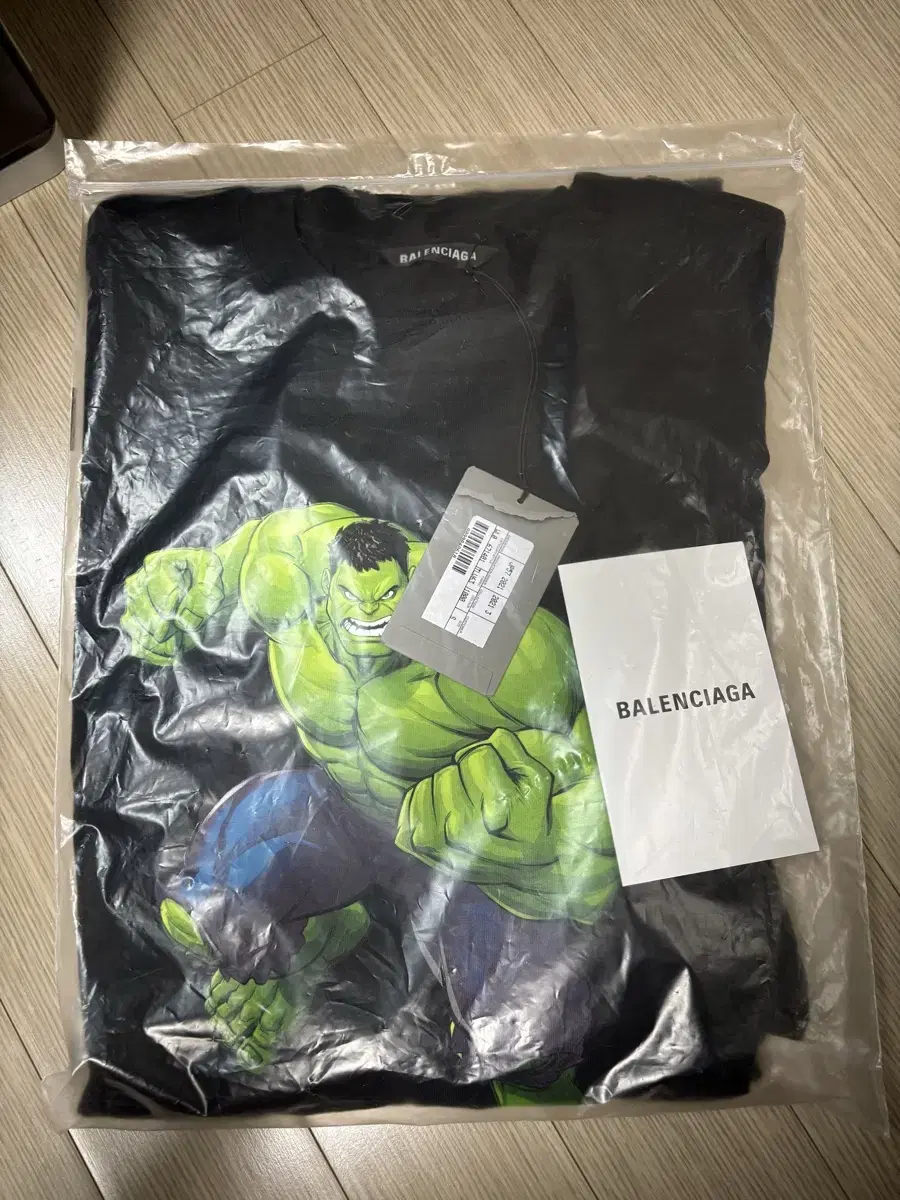 <새상품> Balenciaga Hulk shirt layered T-shirt