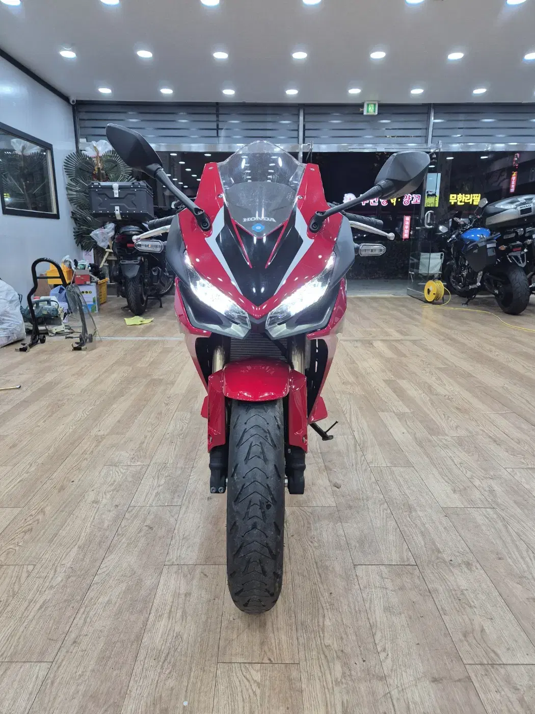 깔끔한 HONDA CBR500R 판매합니다.