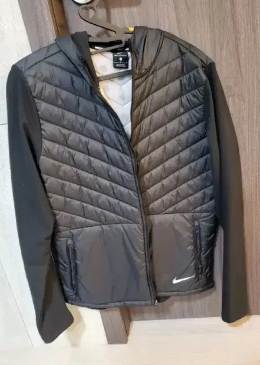 Nike Aeroswift Jacket (Size L) Condition (Top)