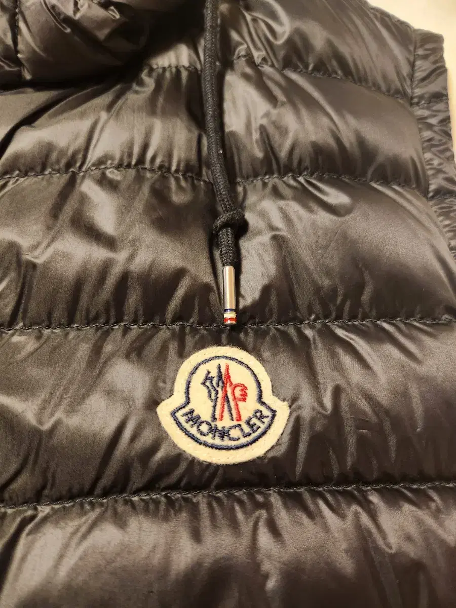 Moncler Hooded Vest Padded size 5 (105-110)