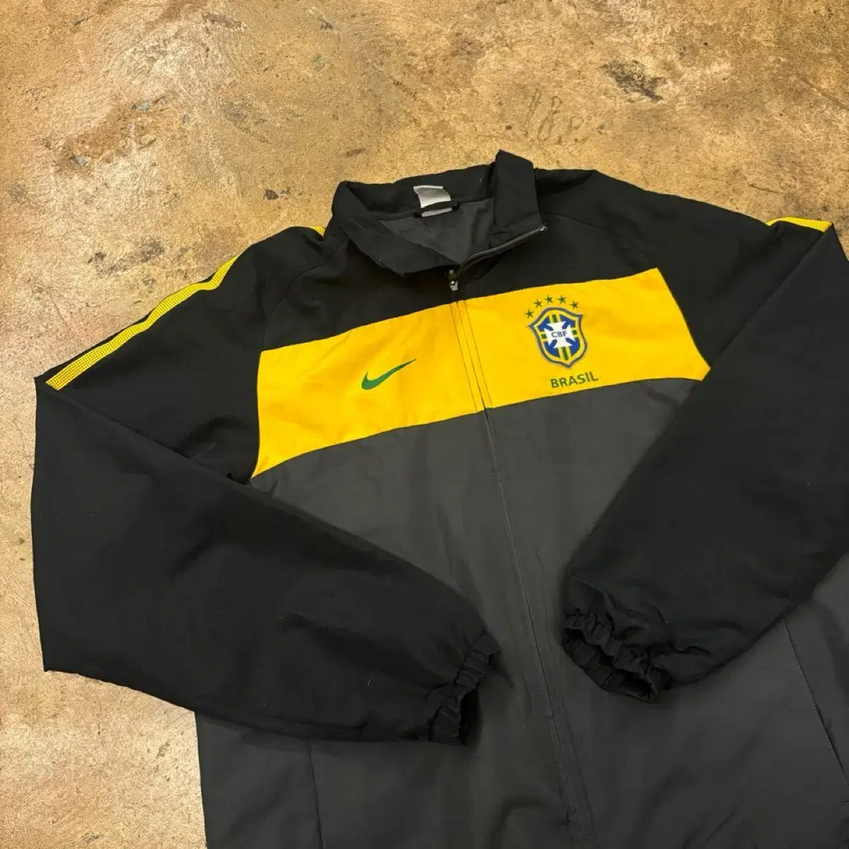 Authentic/L) Nike Brazil National Team Swoosh Windbreaker