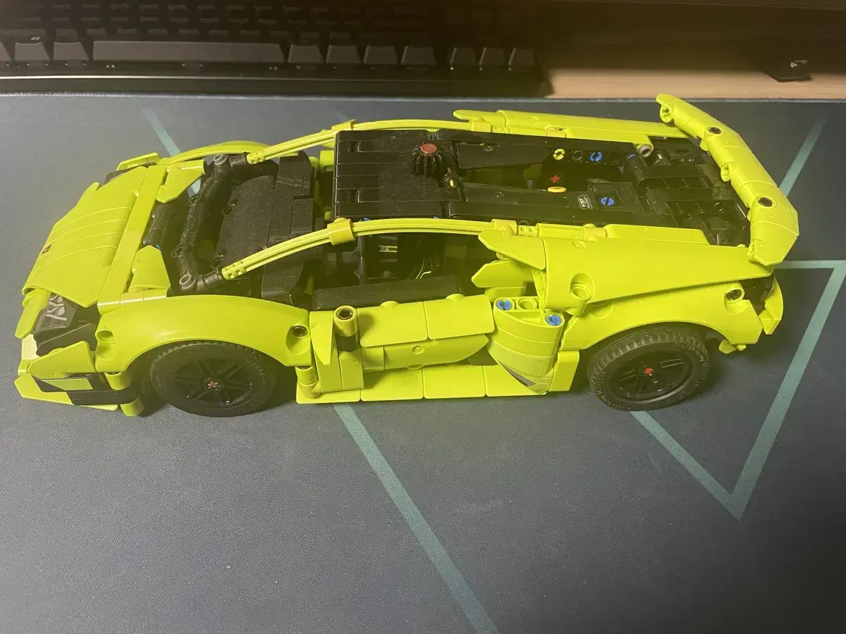 LEGO Lamborghini Uracan