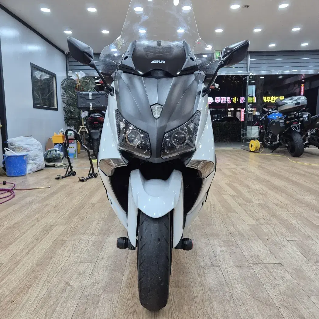 2014년 YAMAHA TMAX530(북미형) 판매합니다.