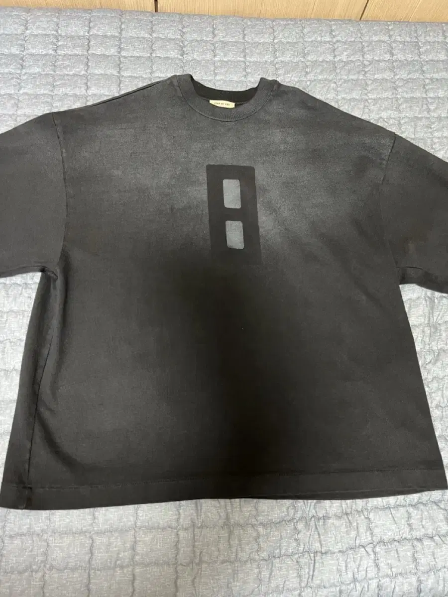 (New) Pierre & Marie 8th Airbrush Crew Neck Long Sleeve