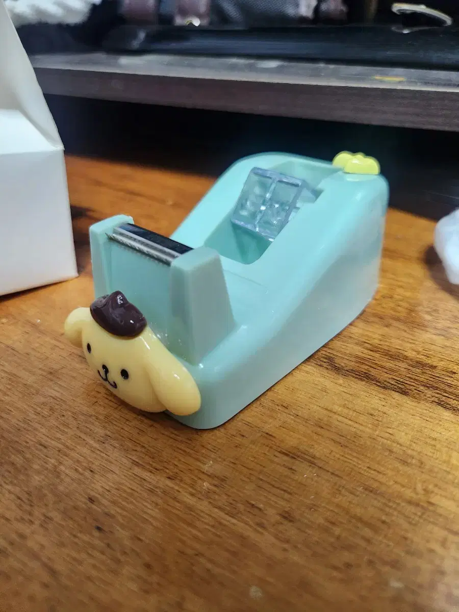 Pompompurin Tape Cutter