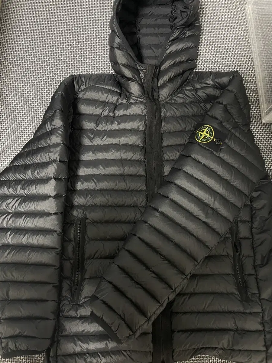 23Fw Stone Island Roomwoven Lightweight Paddingm Black.