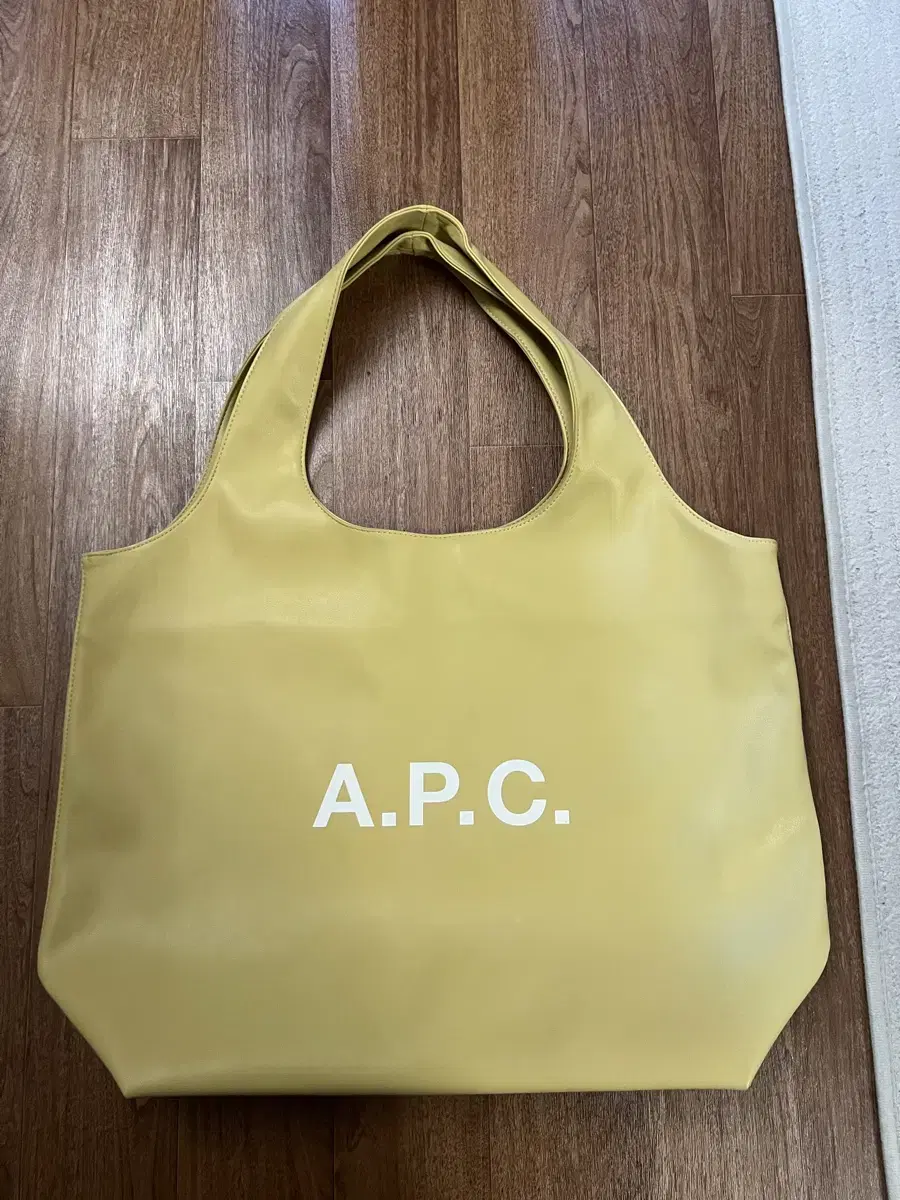 APC 아페쎄 니논 레더 토드백