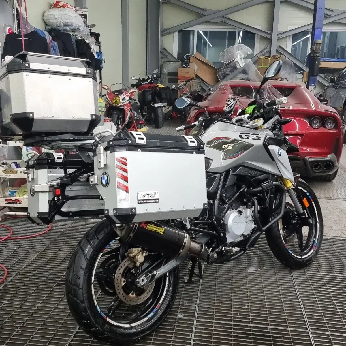 18년 BMW G310GS 튜닝(아크라포빅,삼박스) 23000 판매합니다