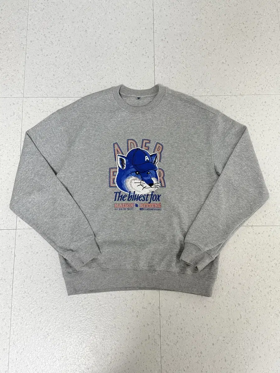 (A3)Maison Kitsune x Arthur Errors The Bloo East Fox Sweatshirt Man to Man