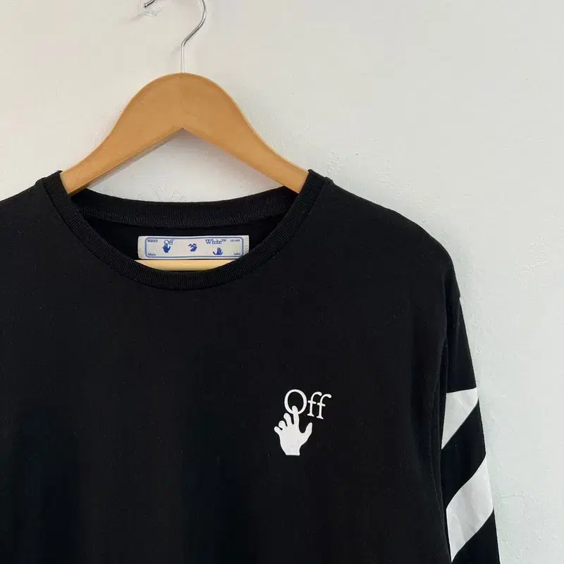 [L] Off-White Long Sleeve Tee Black